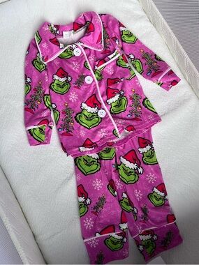 Kids Pink Grinch Holiday Pajama Set - Festive Cotton-Blend Sleepwear